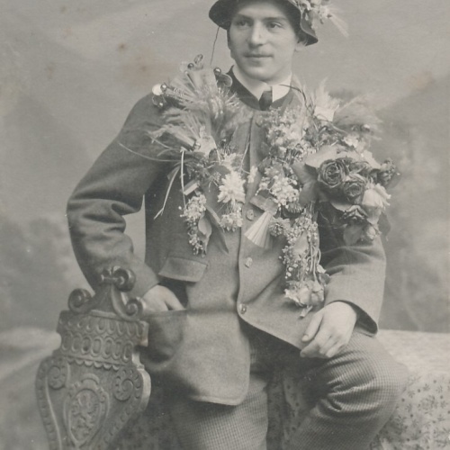 Hartkarton - Foto Mann bei einer Stellung / Musterung (7258)