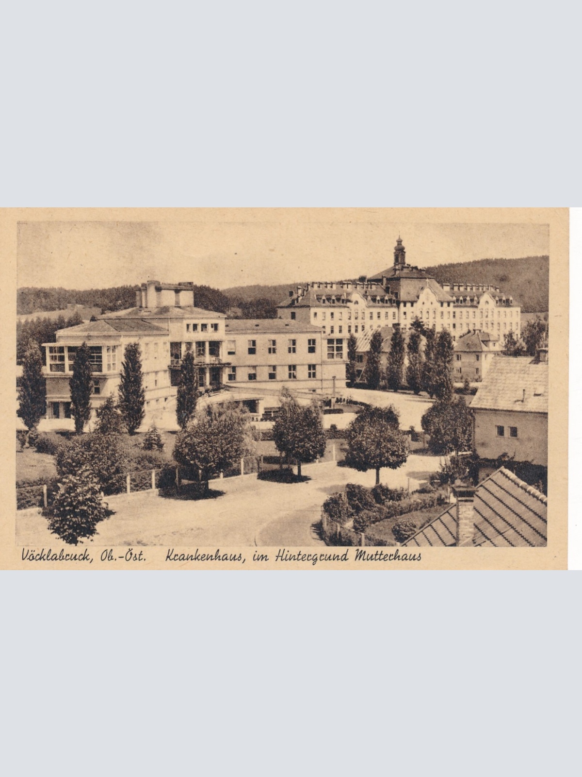 AK aus Vöcklabruck mit Krankenhaus + Mutterhaus Oberösterreich (7984)