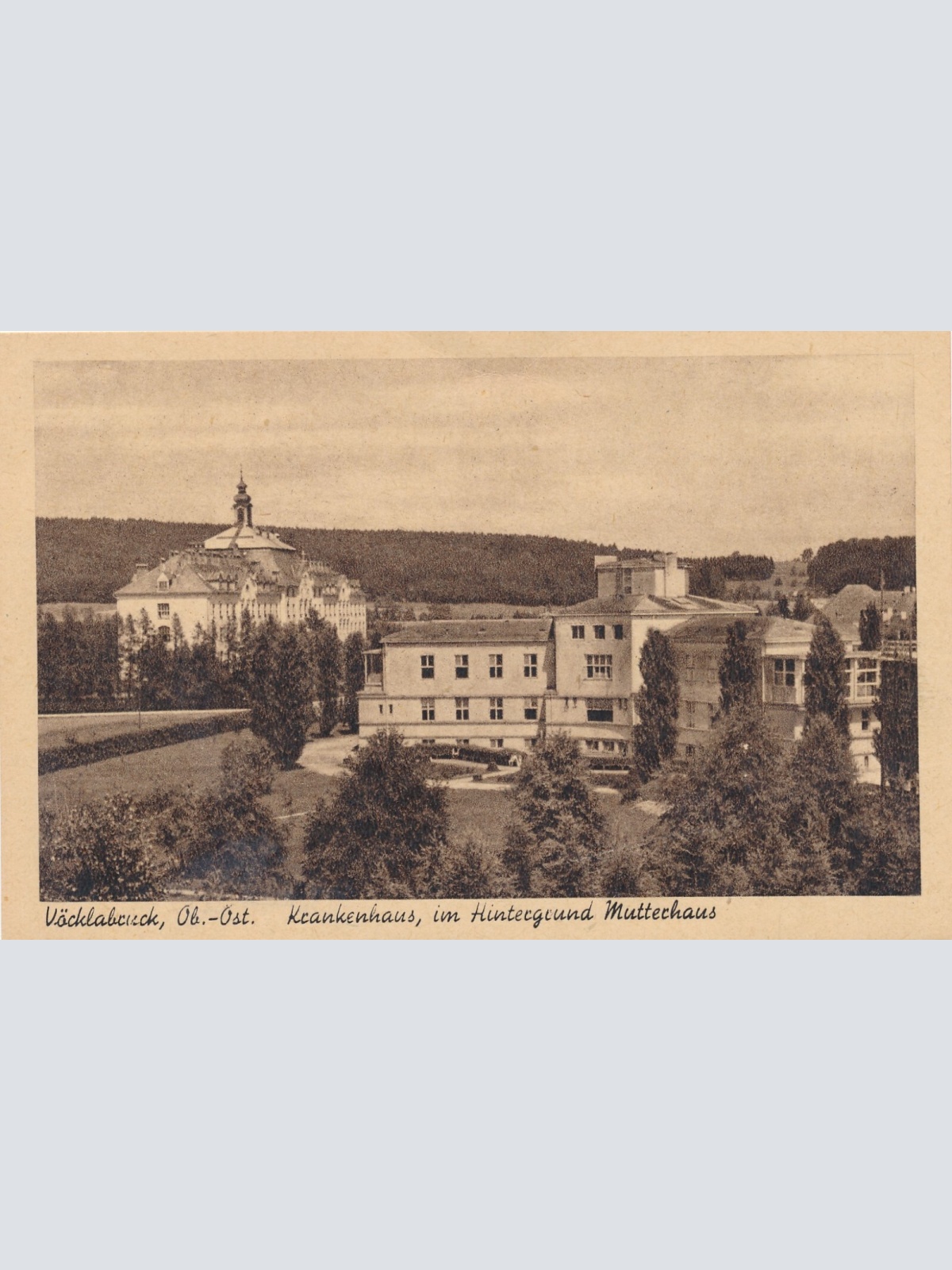 AK aus Vöcklabruck mit Krankenhaus + Mutterhaus Oberösterreich (7985)