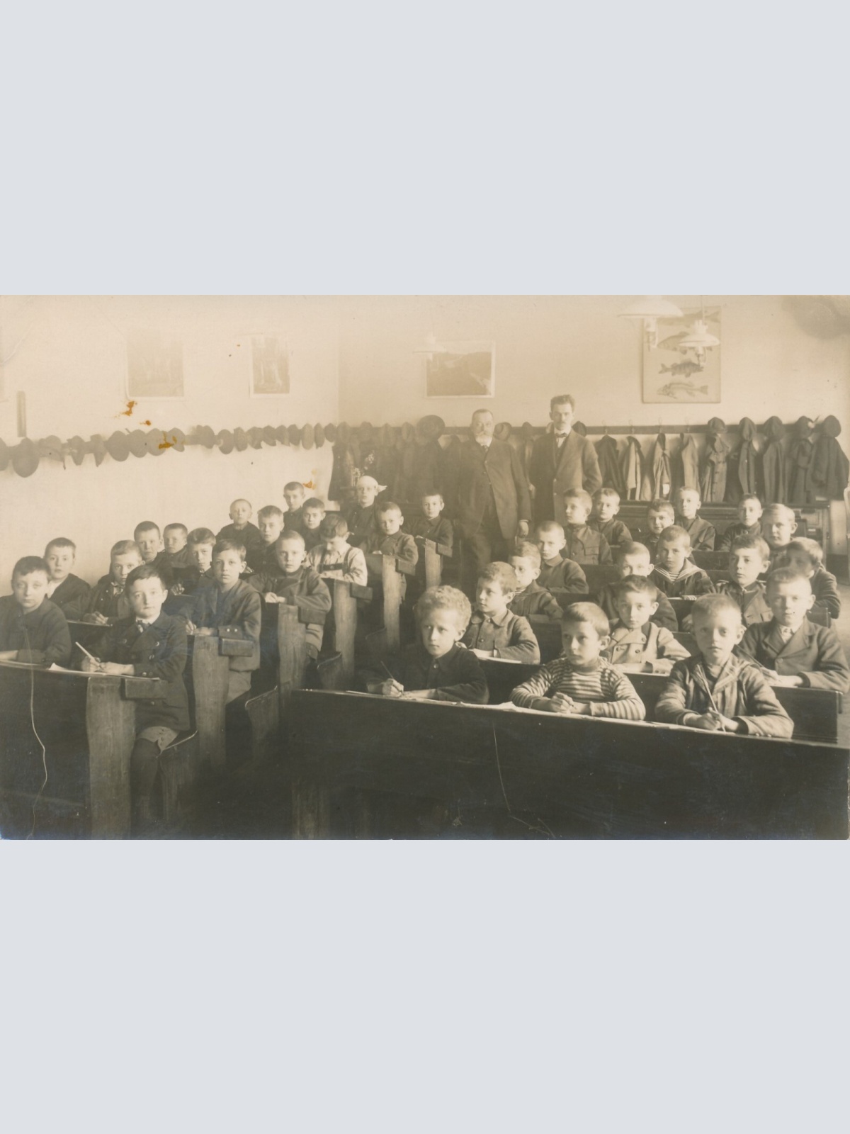 AK Annodazumals von einer Schulklasse mit Lehrer (7802)