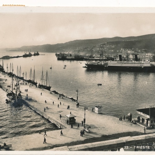AK aus Trieste Molo Audace Ansichtskarte Italien (8150)