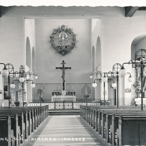 AK aus Attnang Kirchen Inneres Oberösterreich Ansichtskarte (8185)