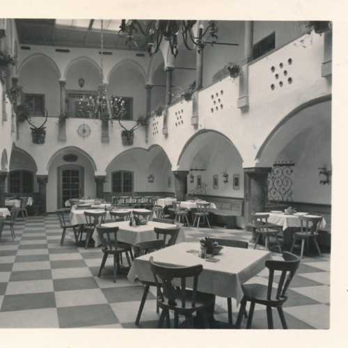 AK aus Leoben vom Gasthaus Schwarzer Adler Steiermark (8323)