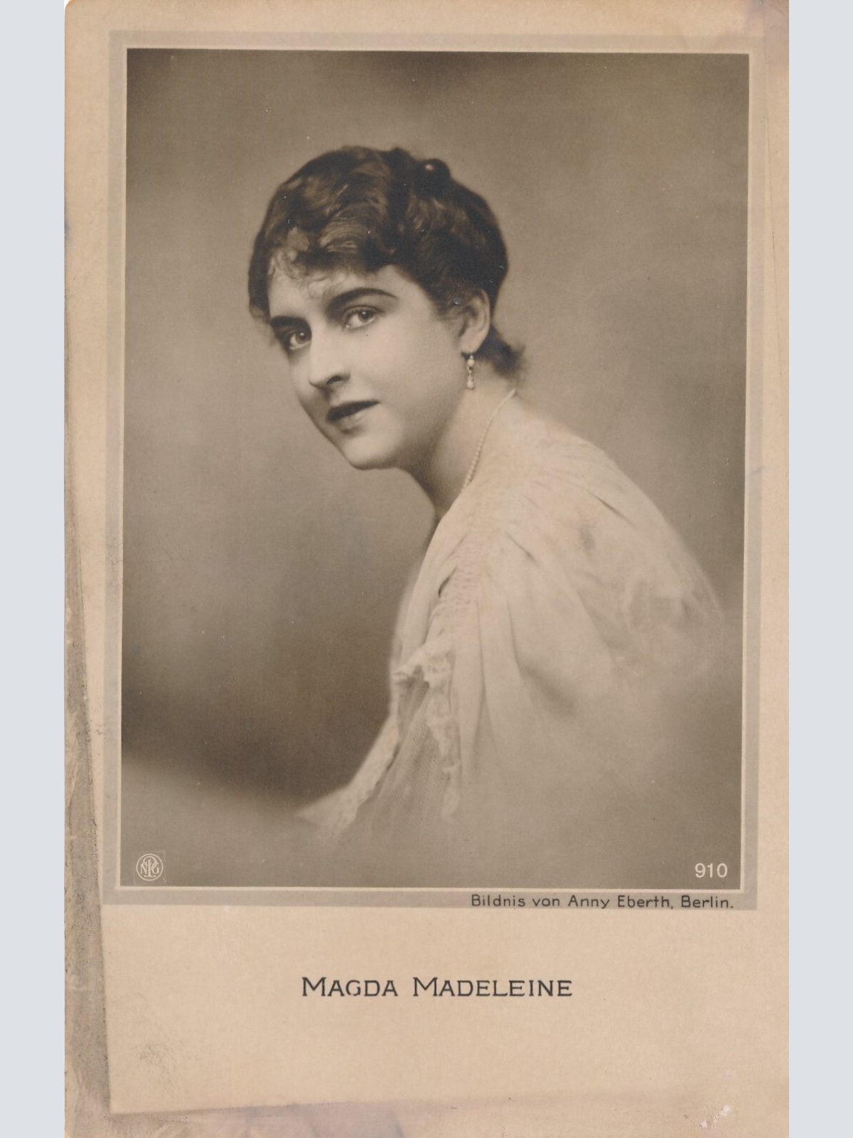 AK, Magda Madeleine (S2176)