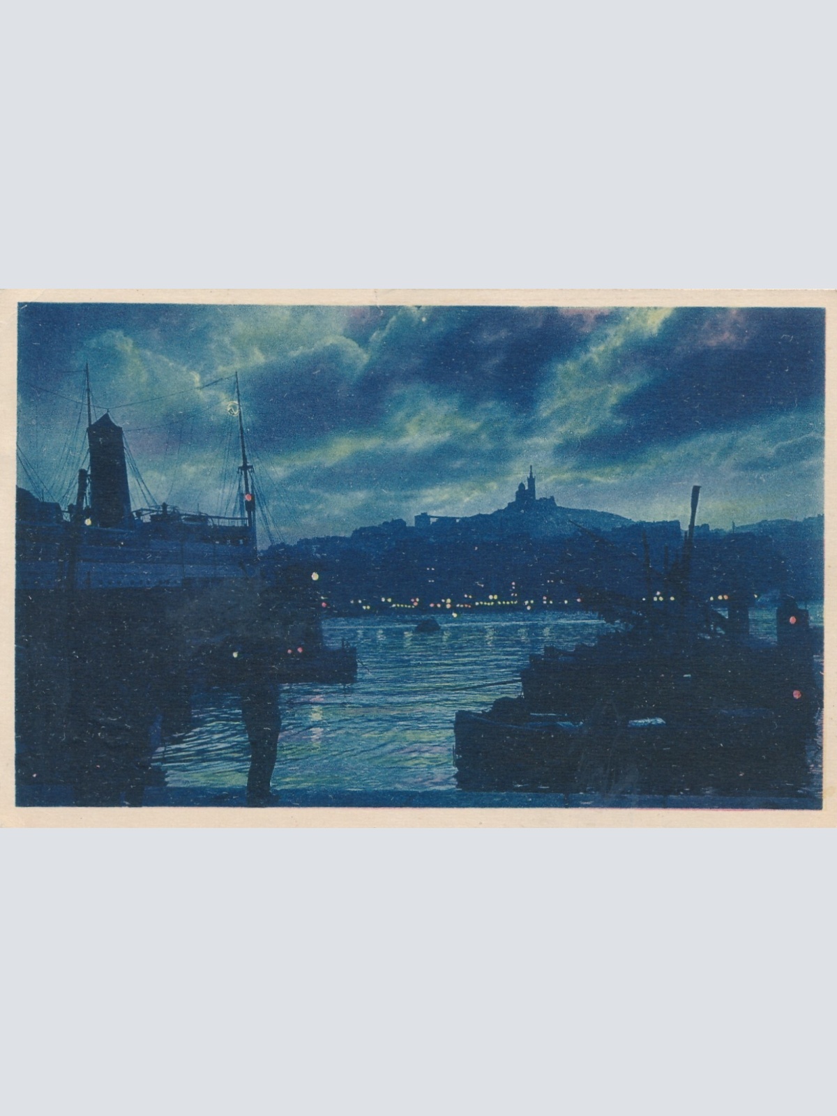 AK aus Marseille in der Nacht vom Hafen Frankreich Ansichtskarte (8596)