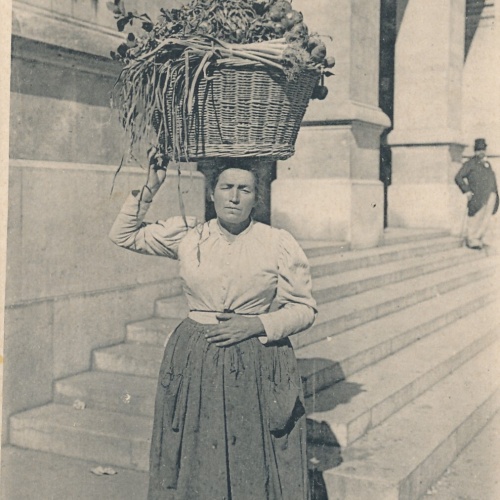 AK aus Marseille Une Portuese de legumes Frankreich Ansichtskarte (8601)