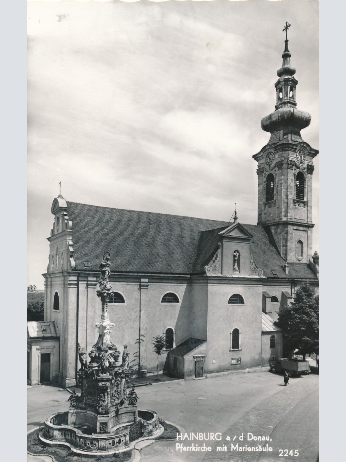 AK aus Hainburg mit Mariensäule Niederösterreich Ansichtskarte (8380)