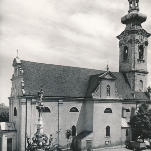 AK aus Hainburg mit Mariensäule Niederösterreich Ansichtskarte (8380)