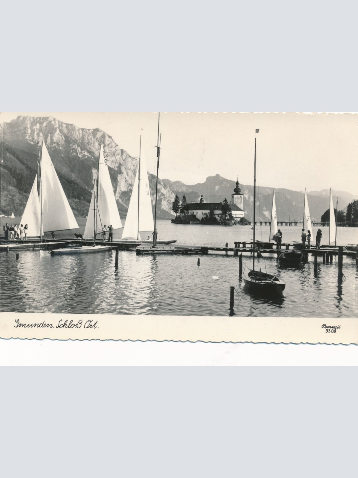 AK aus Gmunden mit Schloß Ort und Segelboot Oberösterreich Ansichtskarte (8905)