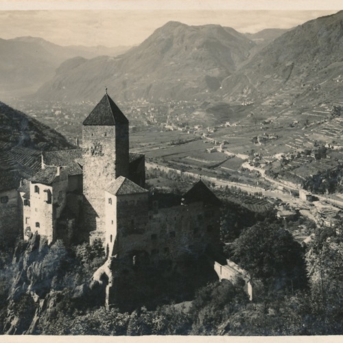 AK aus Bolzano - Bozen mit Burg Italien Ansichtskarte (8819)