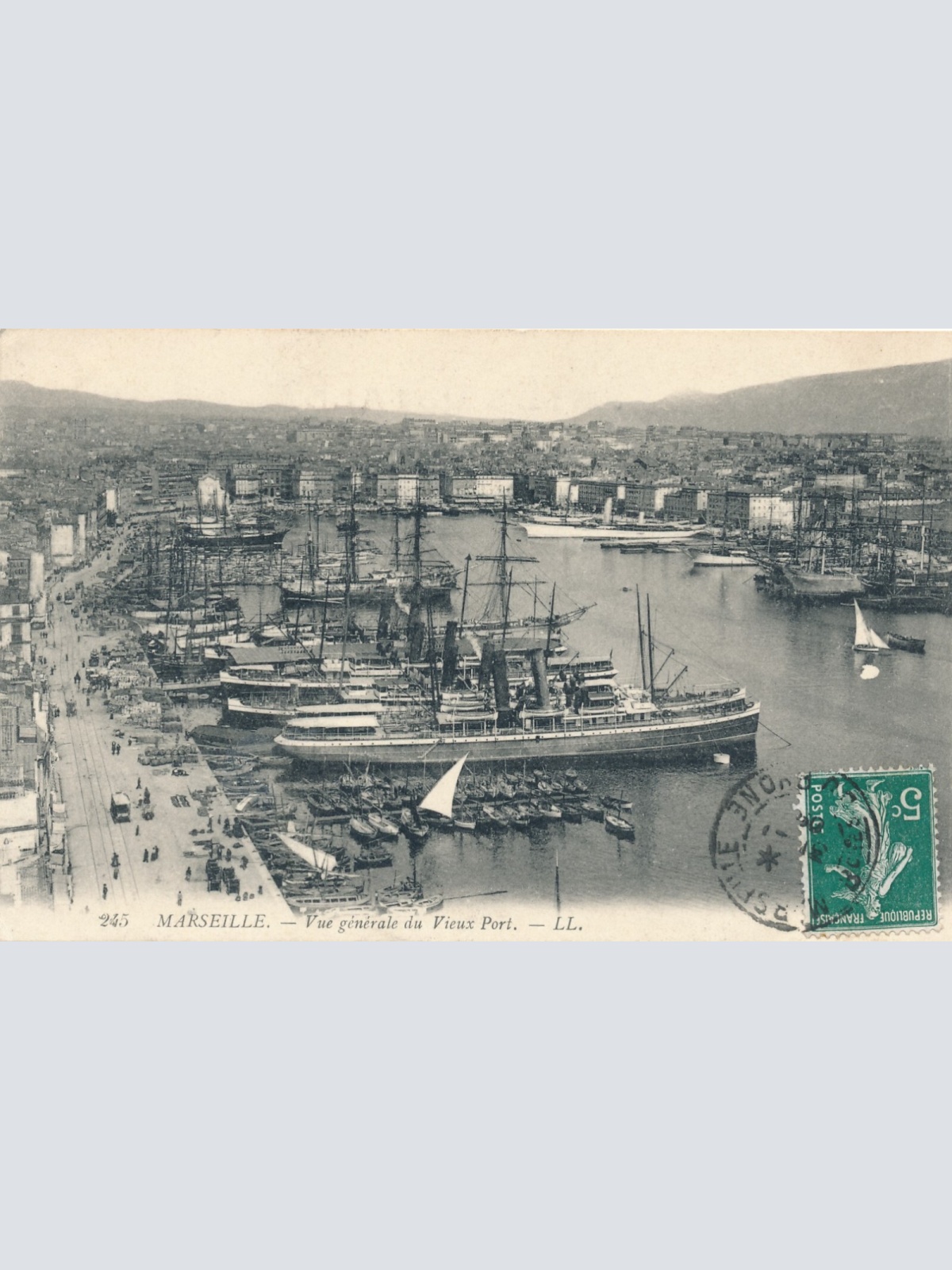 AK aus Marseille Hafen mit Schiffen Italien Ansichtskarte (8775)