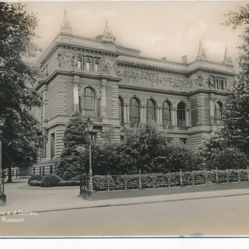 AK aus Linz an der Donau mit Museum Oberösterr. Ansichtskarte (9020)