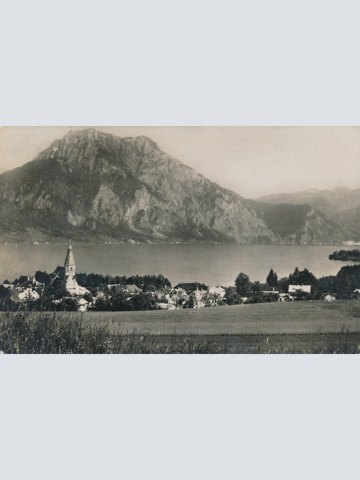 AK aus Altmünster mit Traunstein Oberösterreich Ansichtskarte (9756)