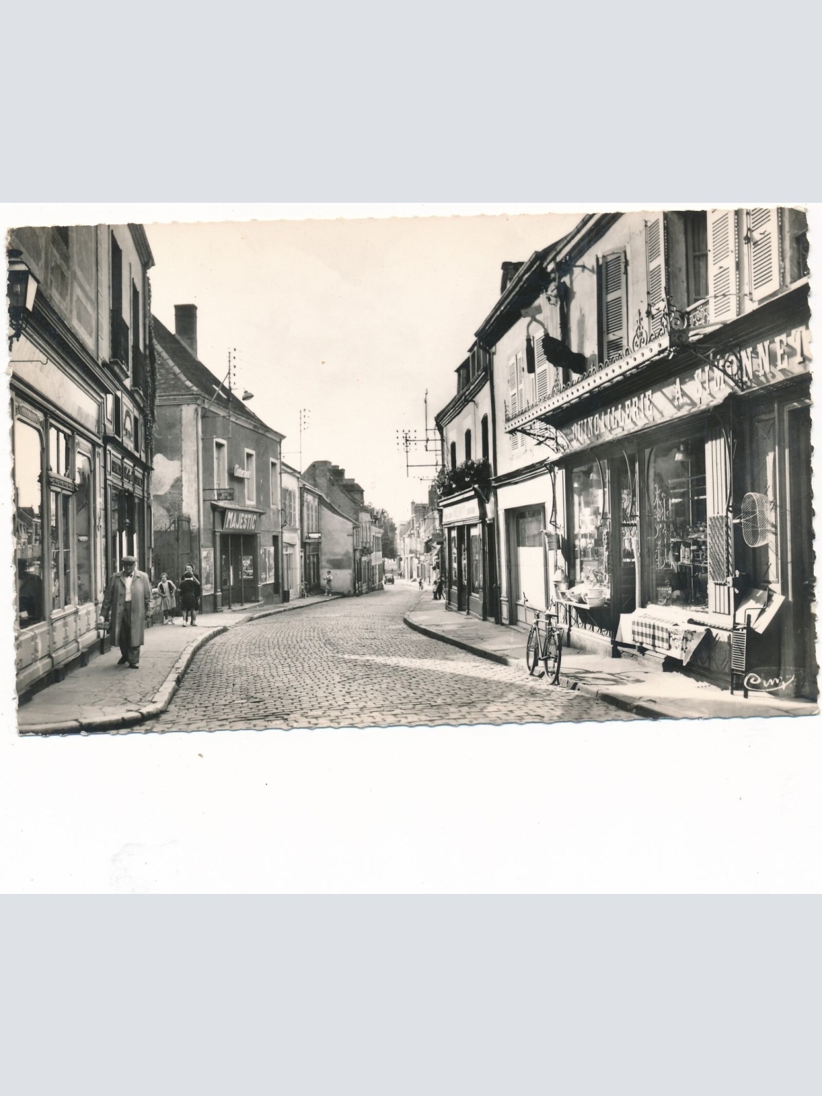 AK aus Digion Rue Nationale Frankreich Ansichtskarte (9587)