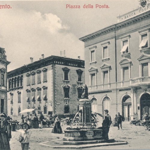 AK aus Trento Piazza della Posta Italien Ansichtskarte (9654)