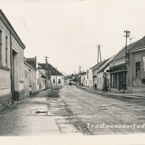 AK aus Trautmansdorf Niederösterreich Straßenansicht (J87)