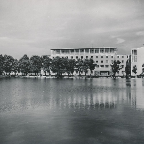 AK aus Horn Spätberufenen Seminar Niederösterreich Ansichtskarte (10333)