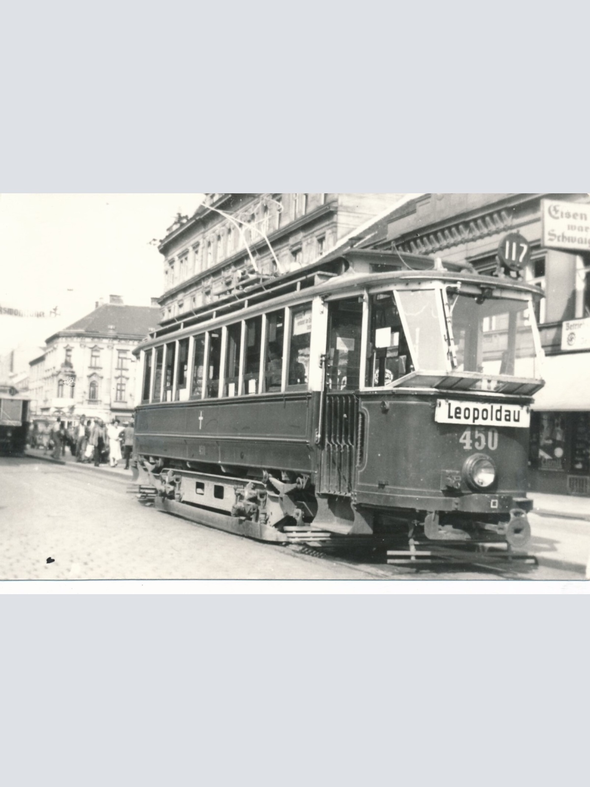 Foto - Karte aus Wien mit Straßenbahn Nr. 450 Leopoldau Ansichtskarte (9045)