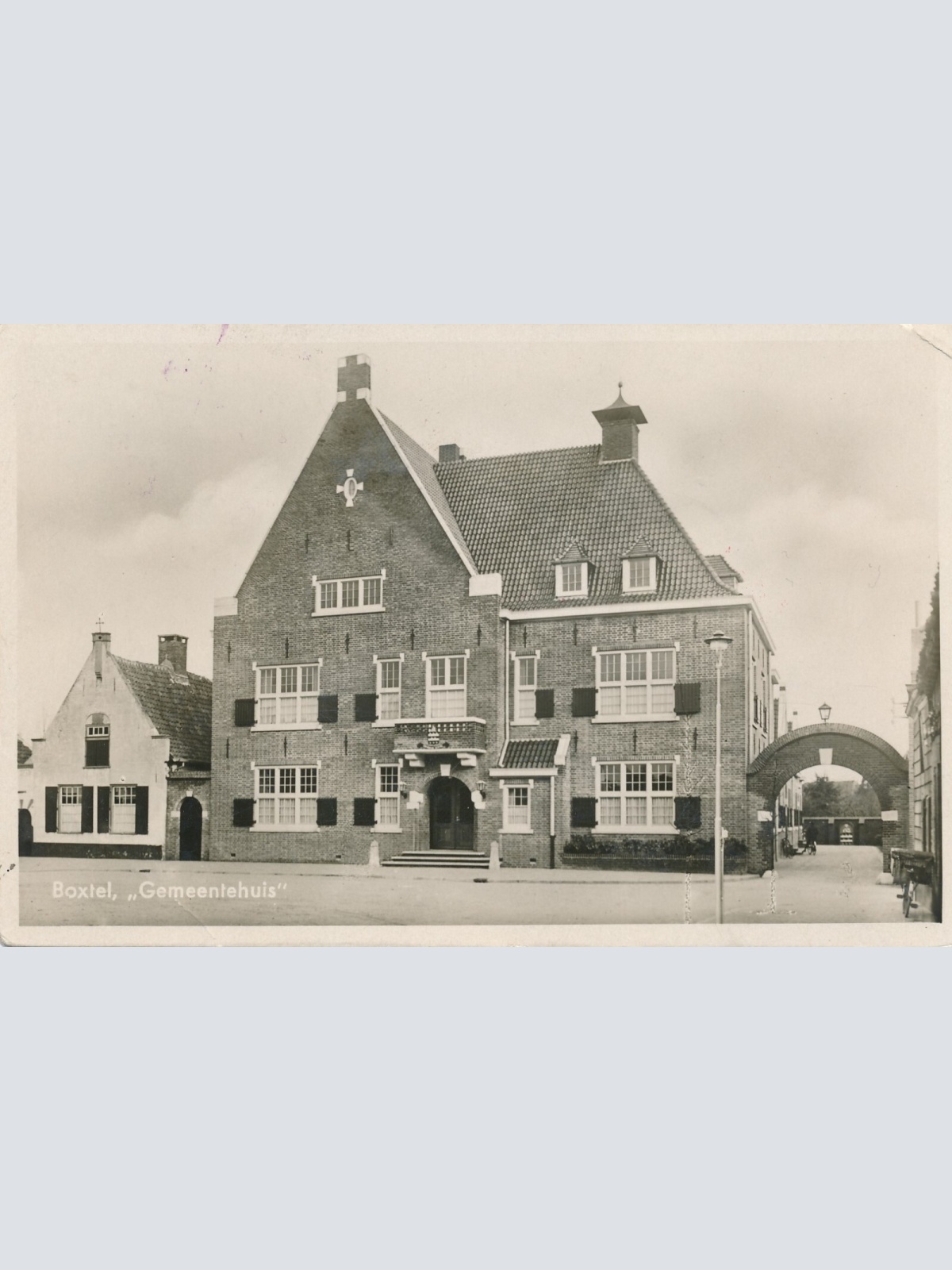 AK aus Boxtel Gemeentehuis Niederlande Ansichtskarte (10735)