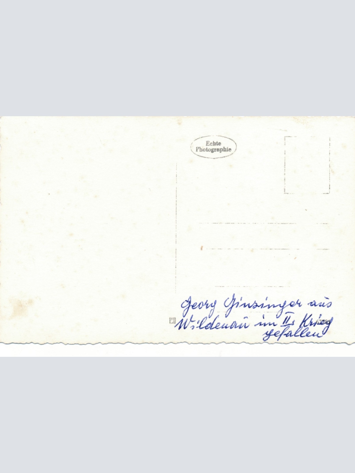 AK Soldat mit Abzeichen im Winter Militaria Ansichtskarte (16179)