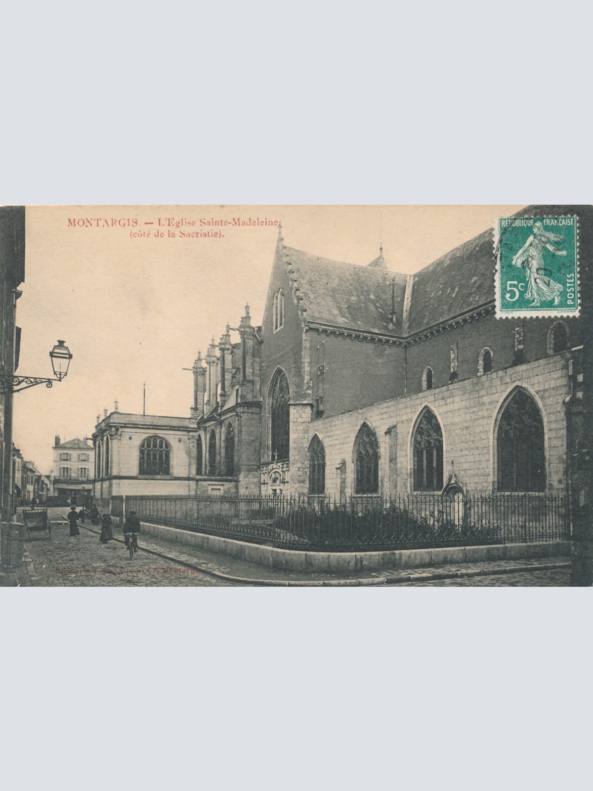 AK aus Montargis Sainte Madeleine Frankreich Ansichtskarte (11035)