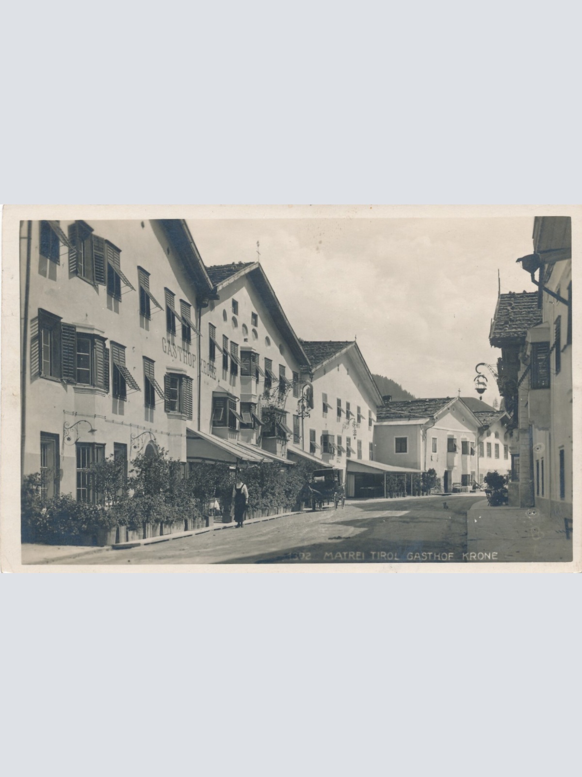 AK aus Matrei am Brenner mit Gasthof Krone Tirol Ansichtskarte (9704)