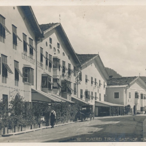 AK aus Matrei am Brenner mit Gasthof Krone Tirol Ansichtskarte (9704)