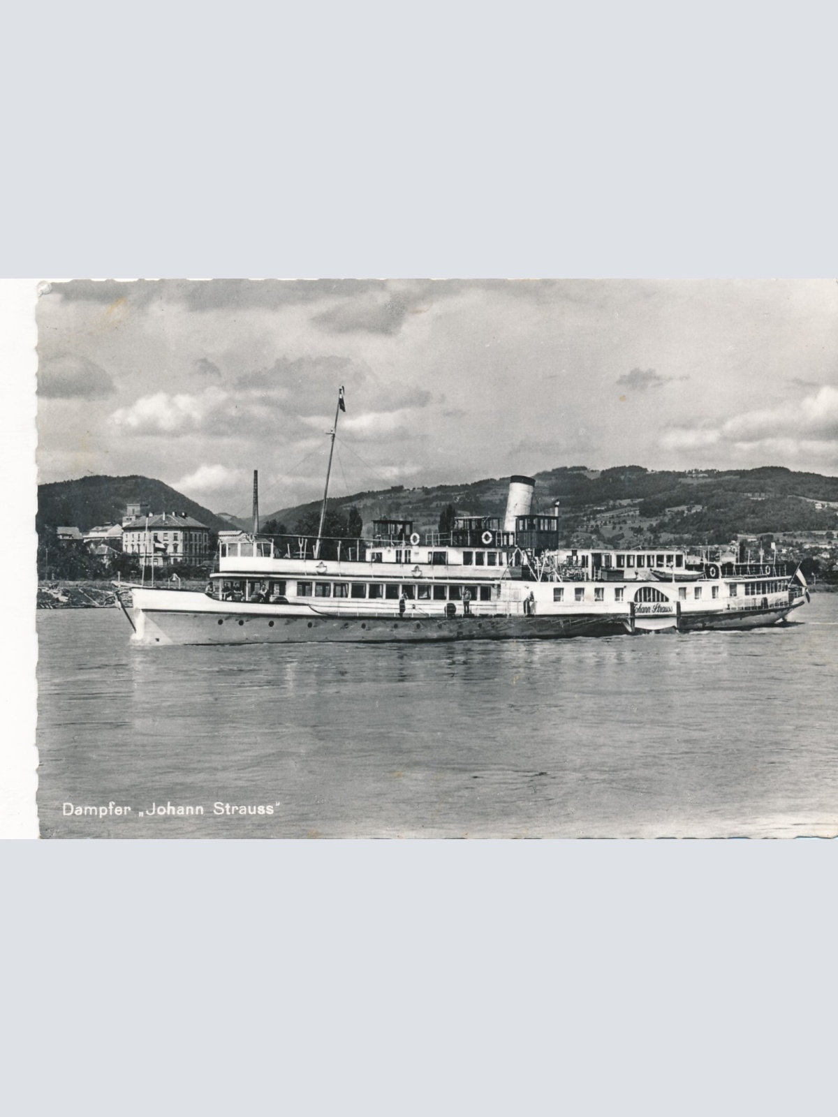 AK erste Donau Dampfschffahrts Gesellschaft mit Dampfer Johann Strauss (12479)