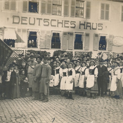 AK Annodazumals am Marktplatz mit Deutsches Haus Ansichtskarte (12489)