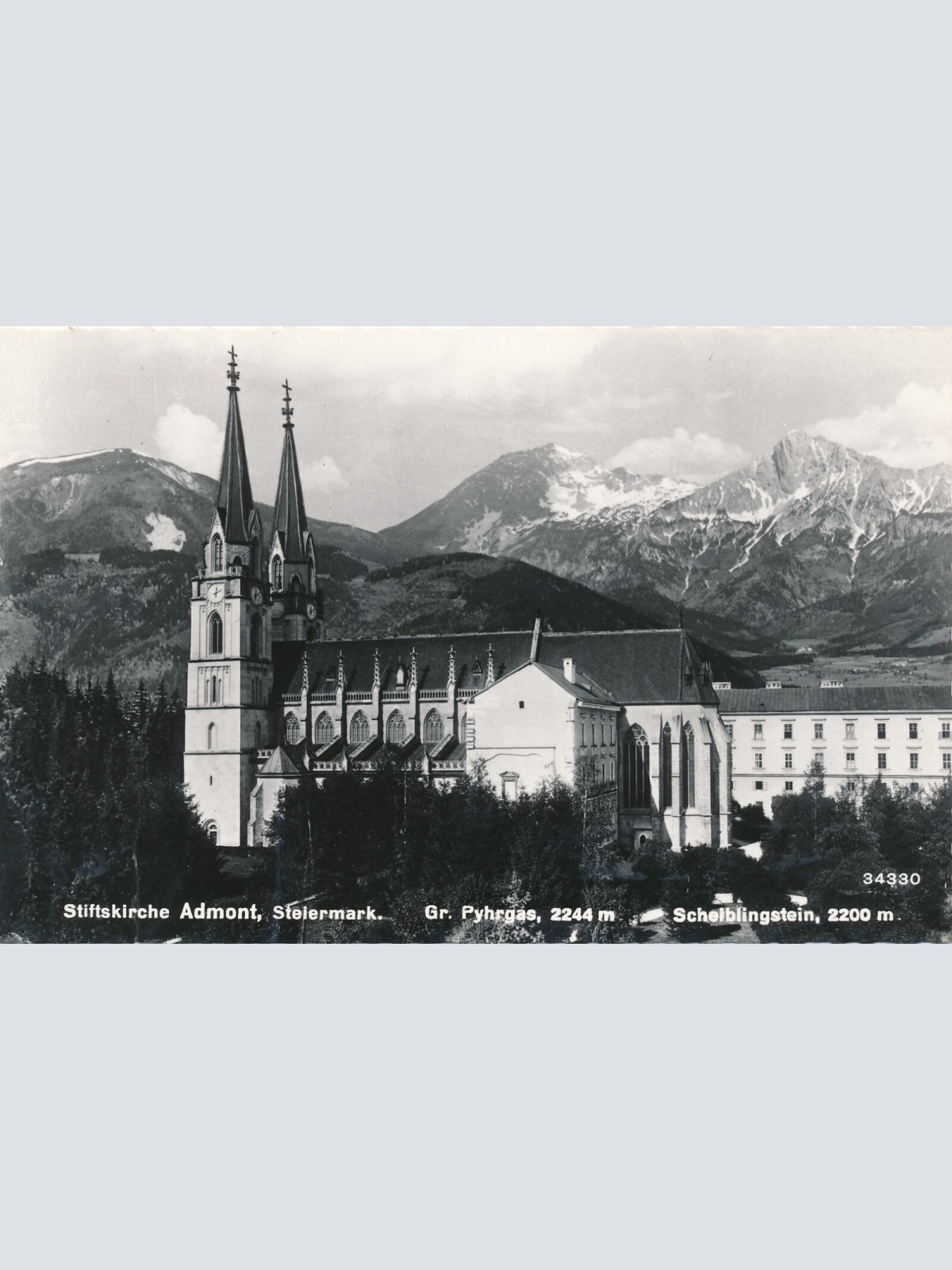 AK aus Admont mit Stiftskirche Steiermark Ansichtskarte (12402)