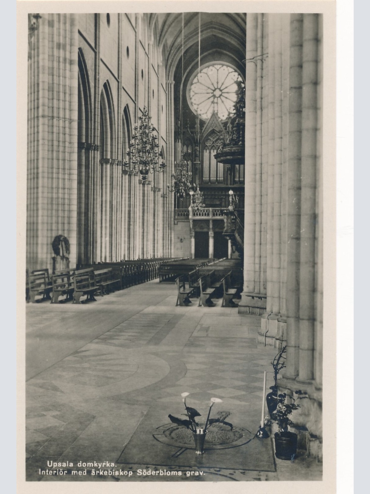 AK aus Uppsala Domkyrka Kircheninneres Schweden Ansichtskarte (12557)