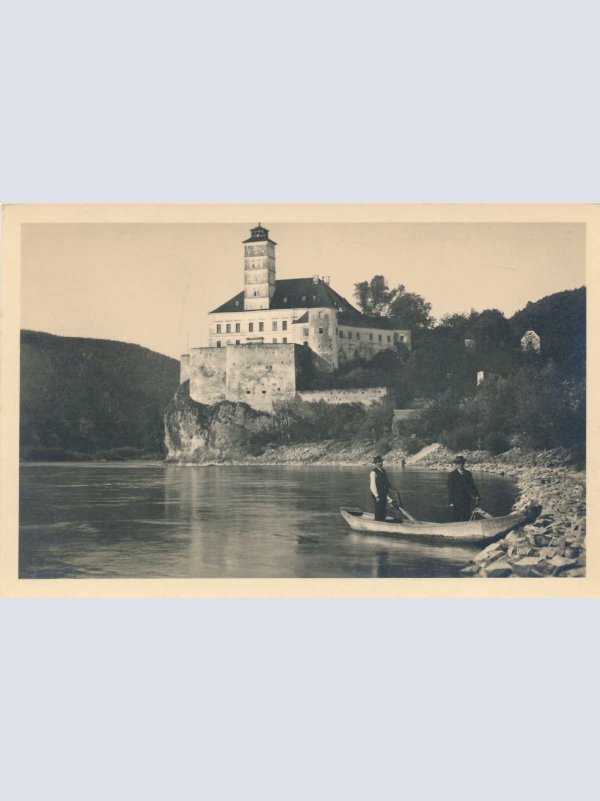 AK aus Schönbühel mit Schloss Niederösterreich Ansichtskarte (13537)