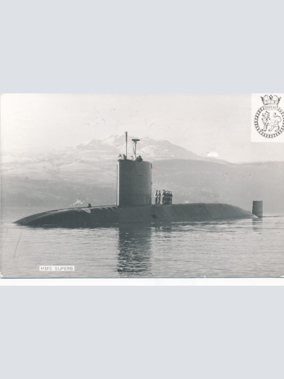 AK vom HMS Superb U- Boot mit Besatzung auf U - Boot Ansichtskarte (12728)