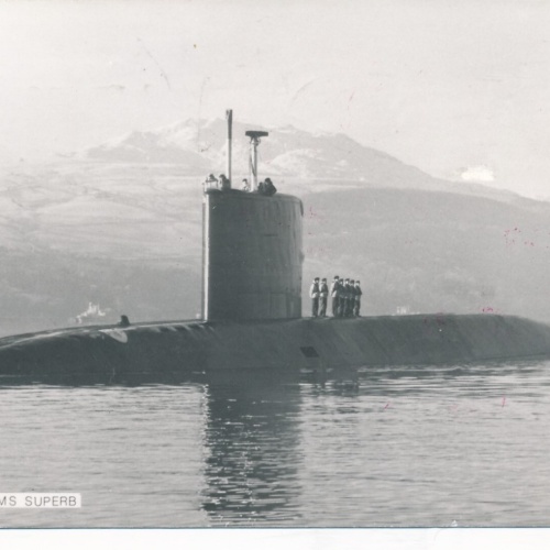 AK vom HMS Superb U- Boot mit Besatzung auf U - Boot Ansichtskarte (12728)