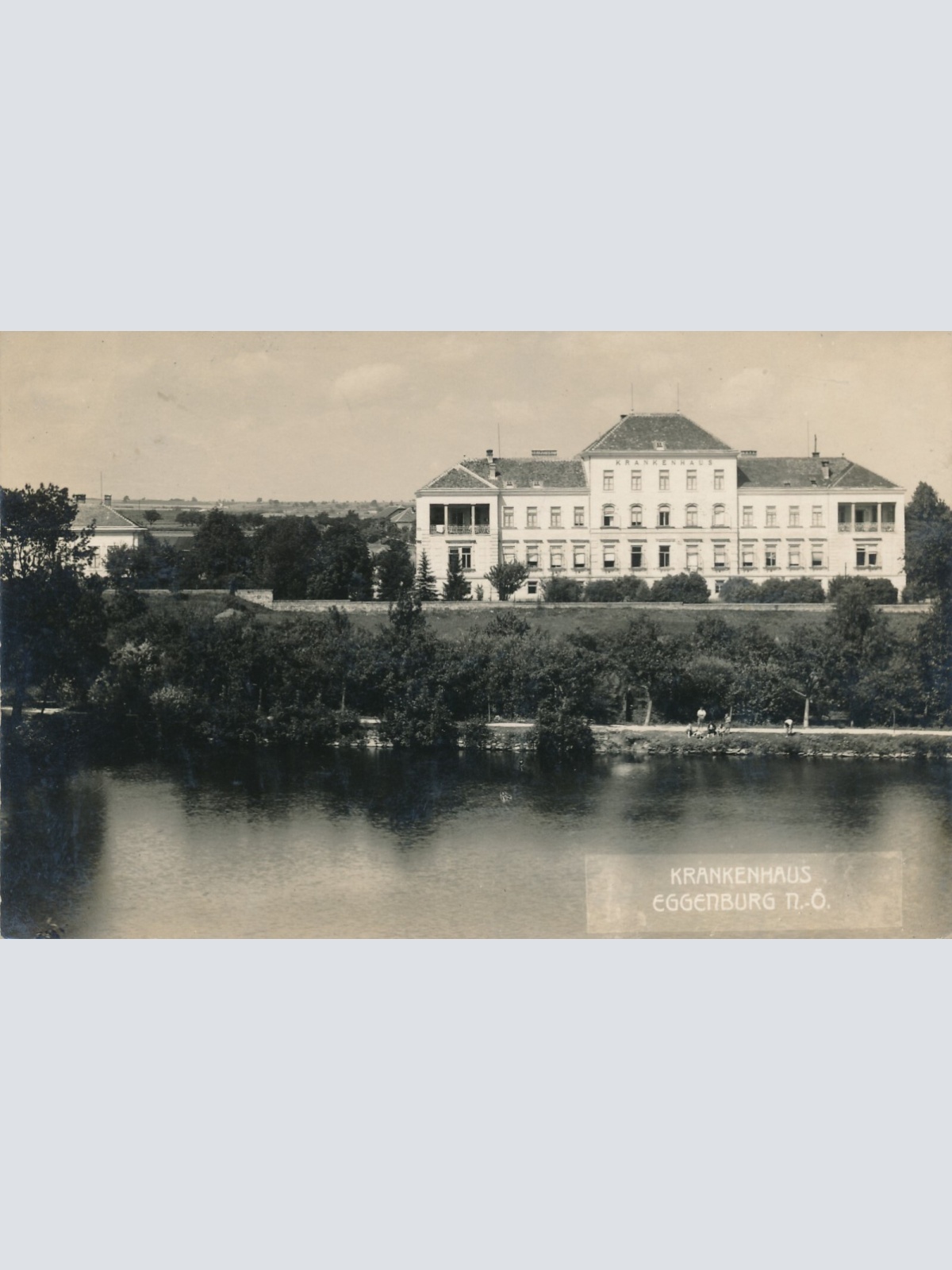AK aus Eggenburg mit Krankenhaus Ansichtskarte (12977)