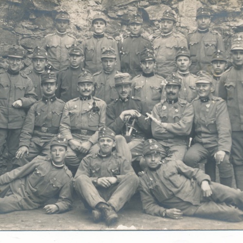 AK Soldaten Mannschaftsfoto Ansichtskarte (13974)