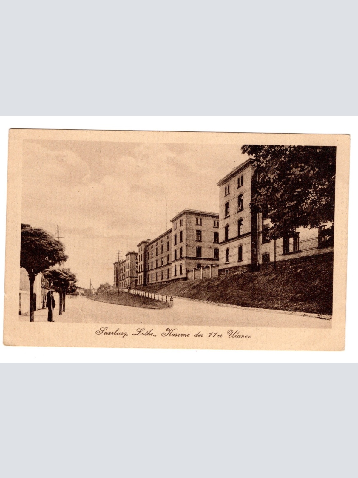 AK, Saarburg, Rheinland-Pfalz, Kaserne, Ansichtskarte (S5698)