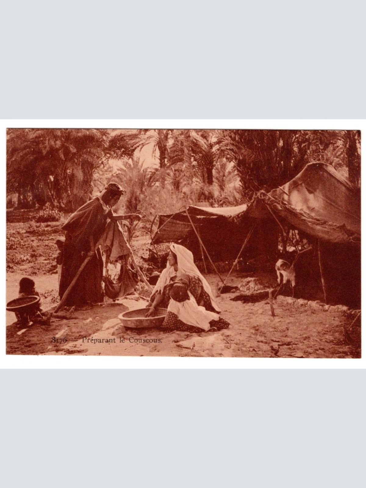 AK, Preparant le Couscous, Ansichtskarte (S6617)