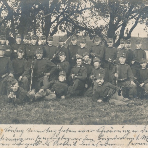 AK von einem Gruppenfoto der Soldaten Militaria Ansichtskarte (14662)