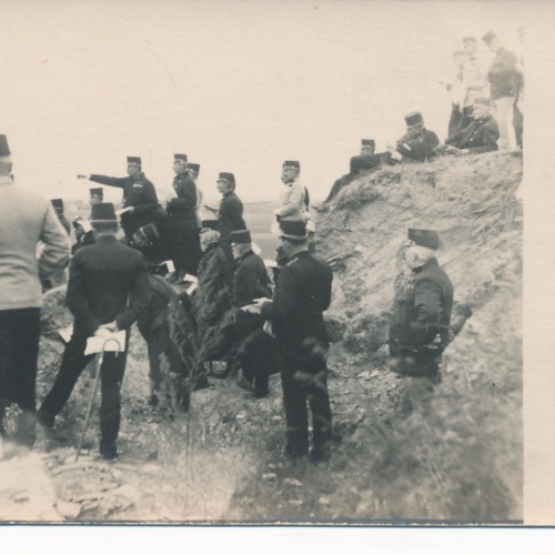 AK Offiziere beim besprechen Ansichtskarte (14691)