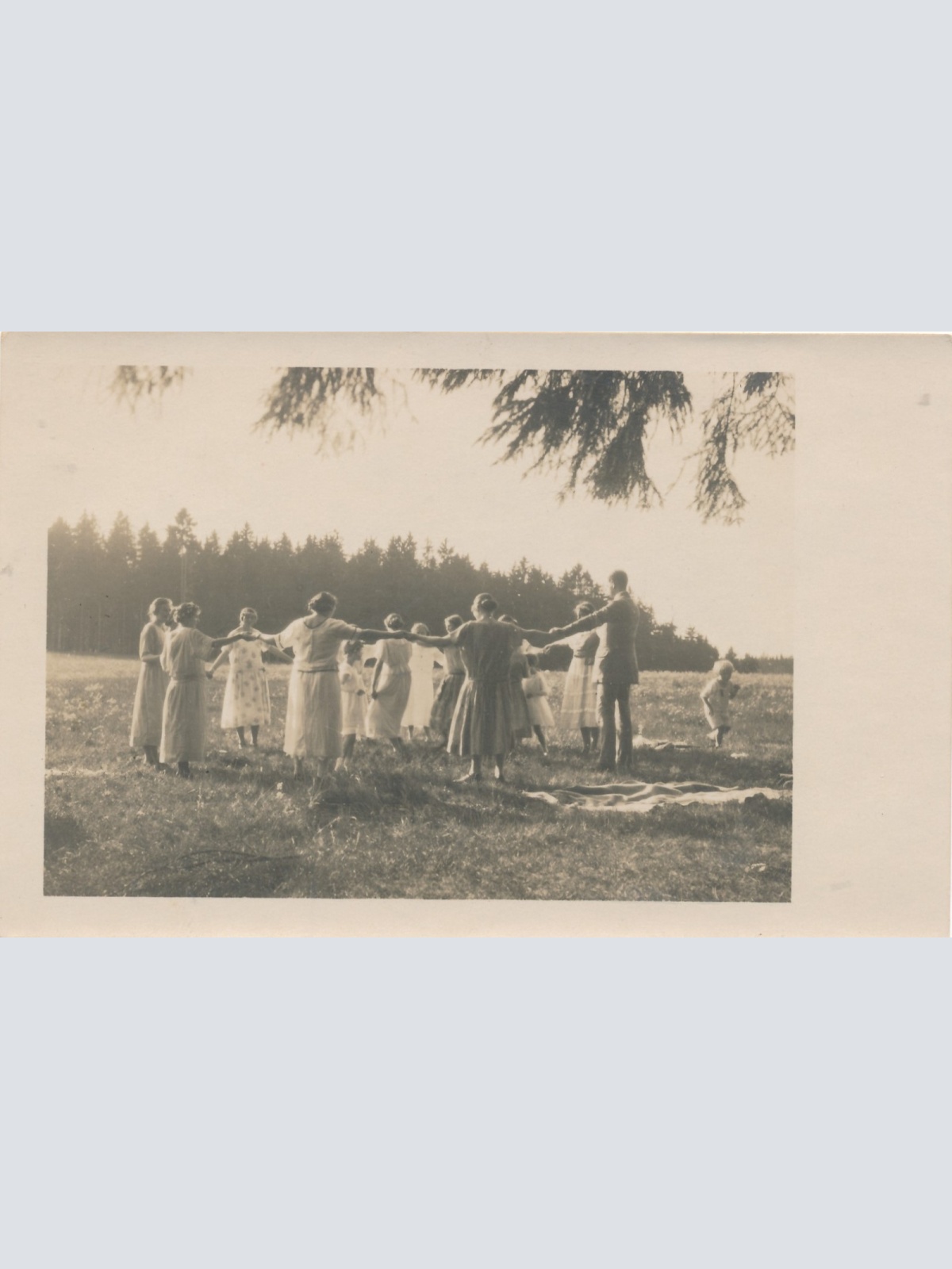 AK Annodazumals Tanzen und Lachen Ansichtskarte (14869)