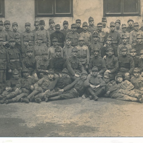 AK Mannschaftsfoto von Soldaten Militaria (14742)