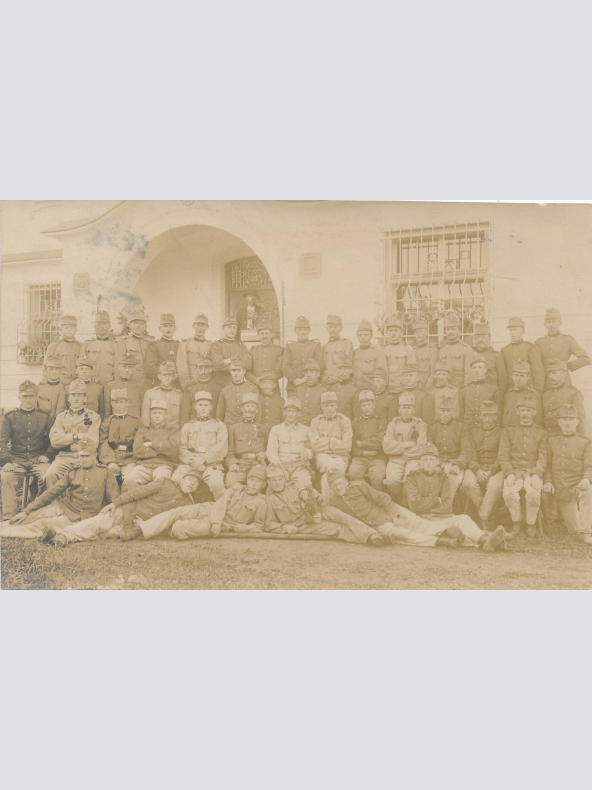 AK Mannschaftsfoto von Soldaten Militaria (14745)