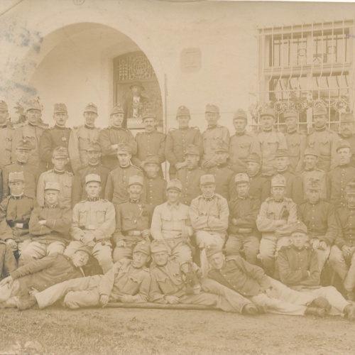 AK Mannschaftsfoto von Soldaten Militaria (14745)