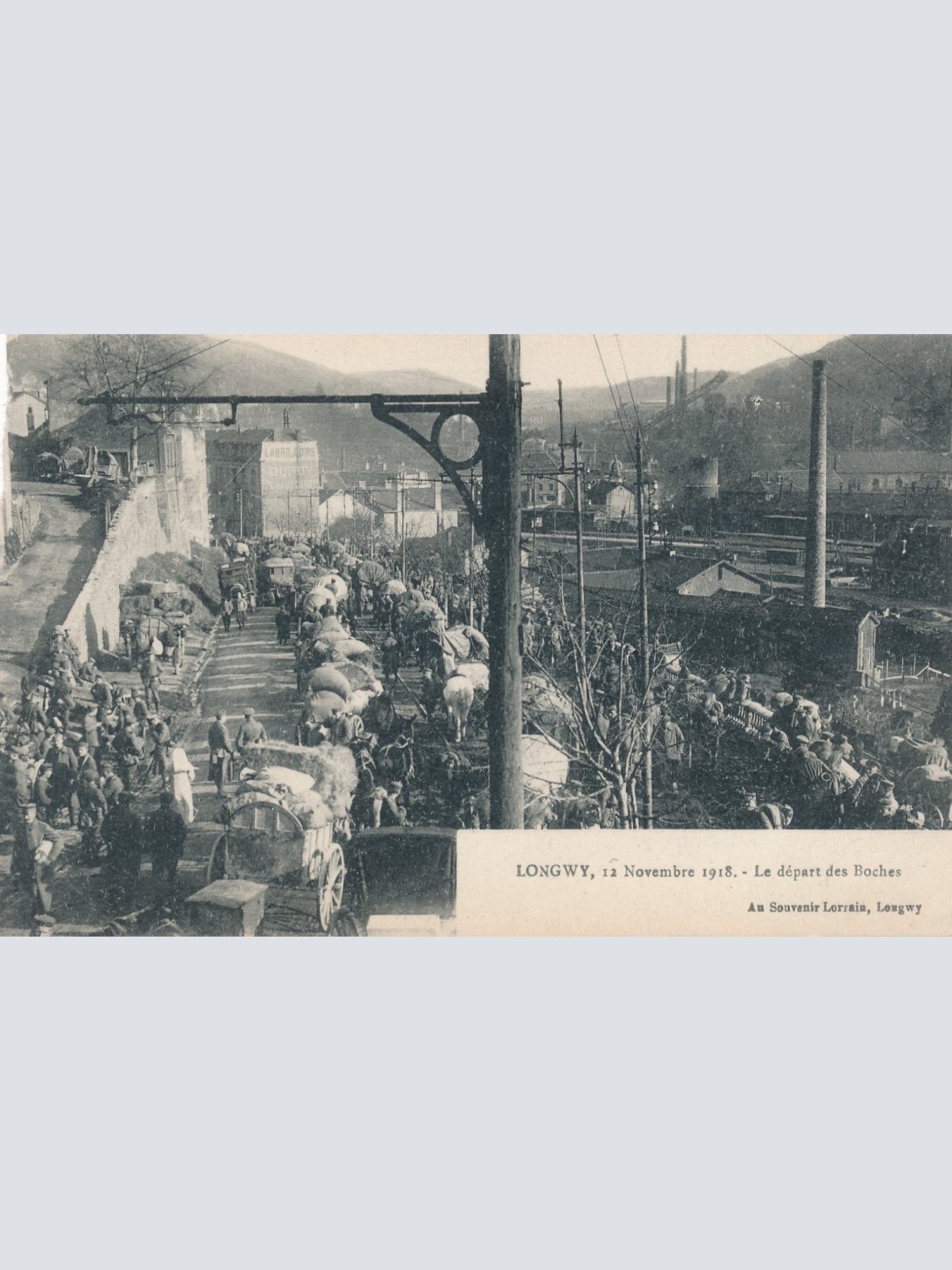 AK aus Longwy im November 1918 mit Soldaten Militaria (14999)