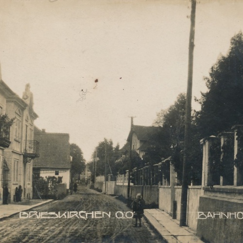 AK aus Grieskirchen Bahnhofstrasse Oberöst. Ansichtskarte (15040)