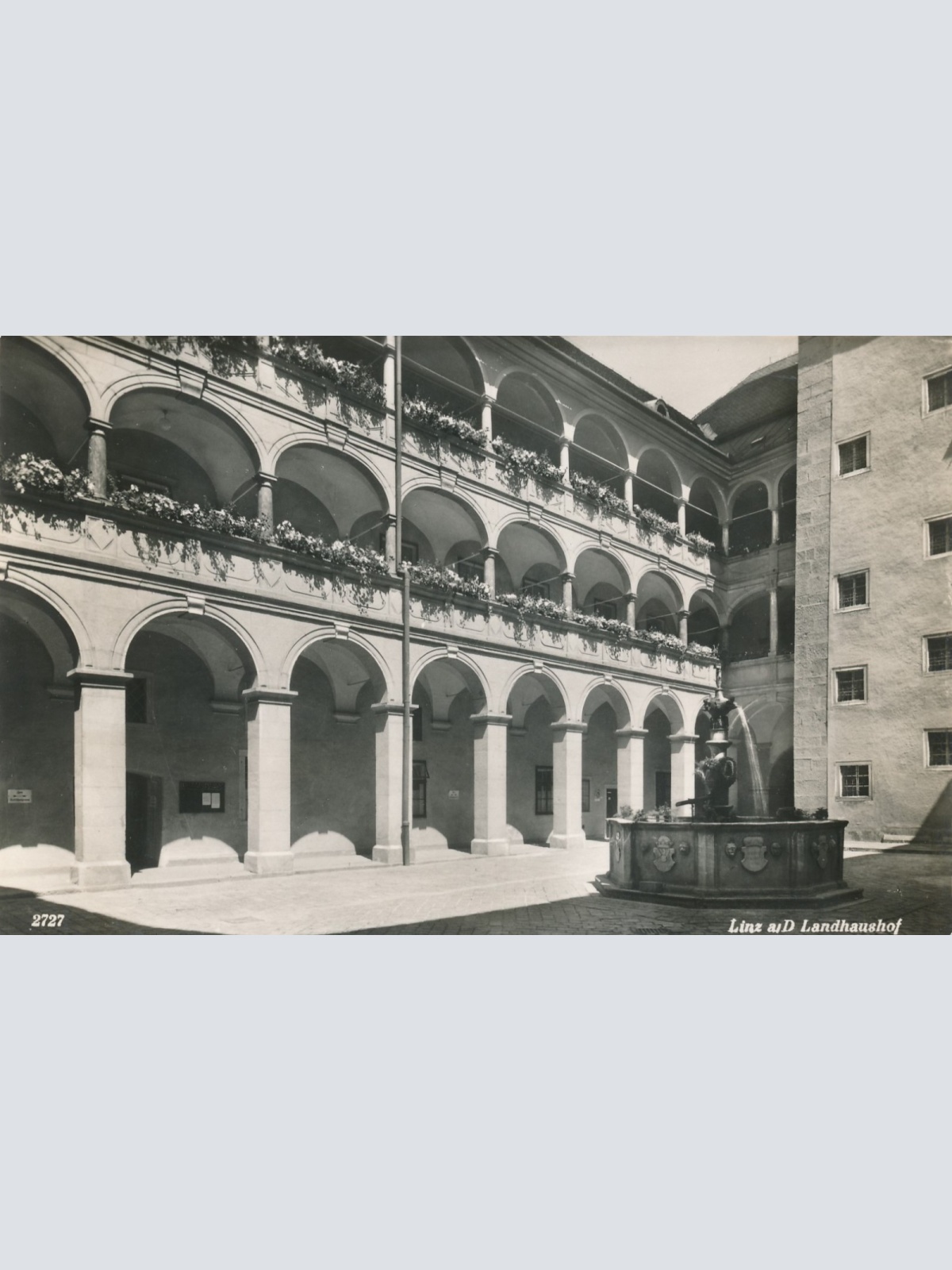 AK aus Linz an der Donau Landhaushof Oberösterreich Ansichtskarte (15275)