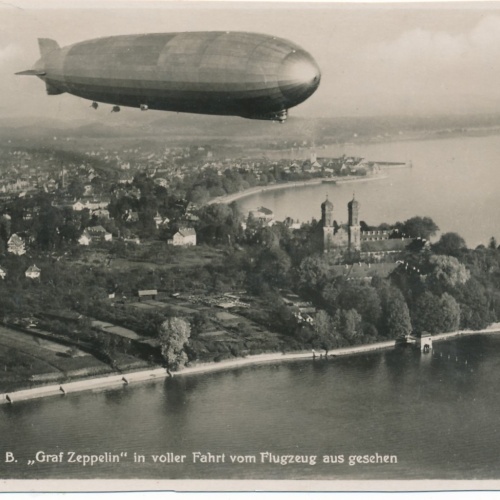 AK aus Friedrichshafen mit Graf - Zeppelin Baden - Württ. Ansichtskarte (15325)
