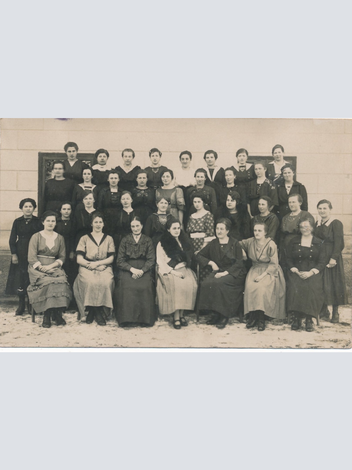 AK Annodazumals Frauen Gruppenfoto Ansichtskarte (15762)