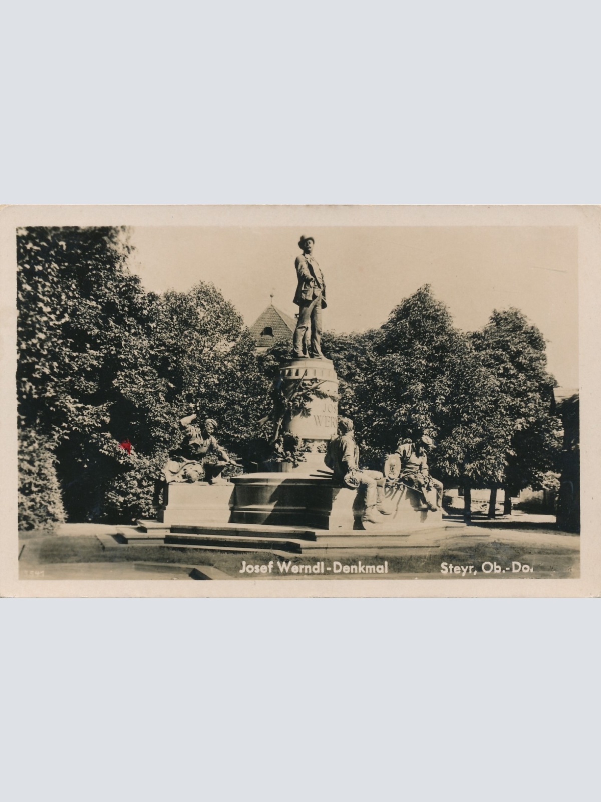 AK aus Steyr mit Denkmal Josef Werndl Oberösterreich Ansichtskarte (15499)
